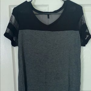 Super cute, mesh sleeve tee